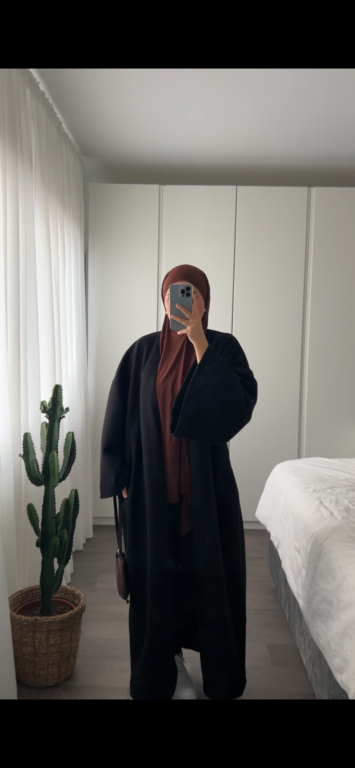 Mantel - Black